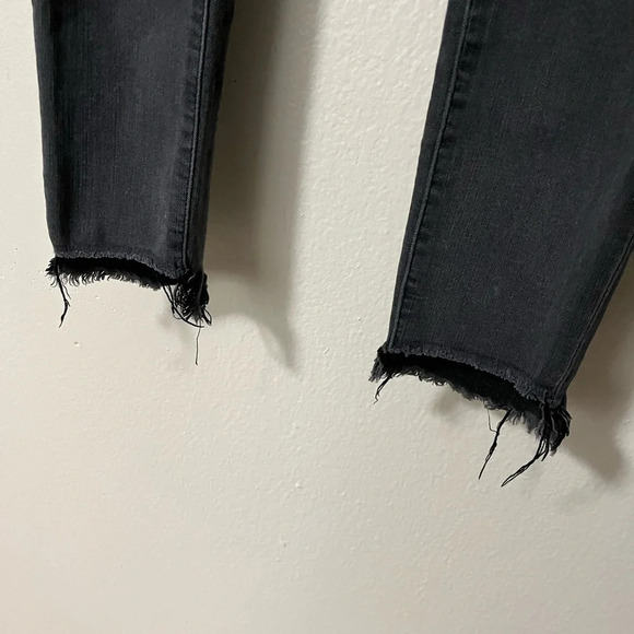 Madewell Taller 9" Mid-Rise Skinny Jeans Black Size 26 prefaded raw hem - Picture 3 of 7